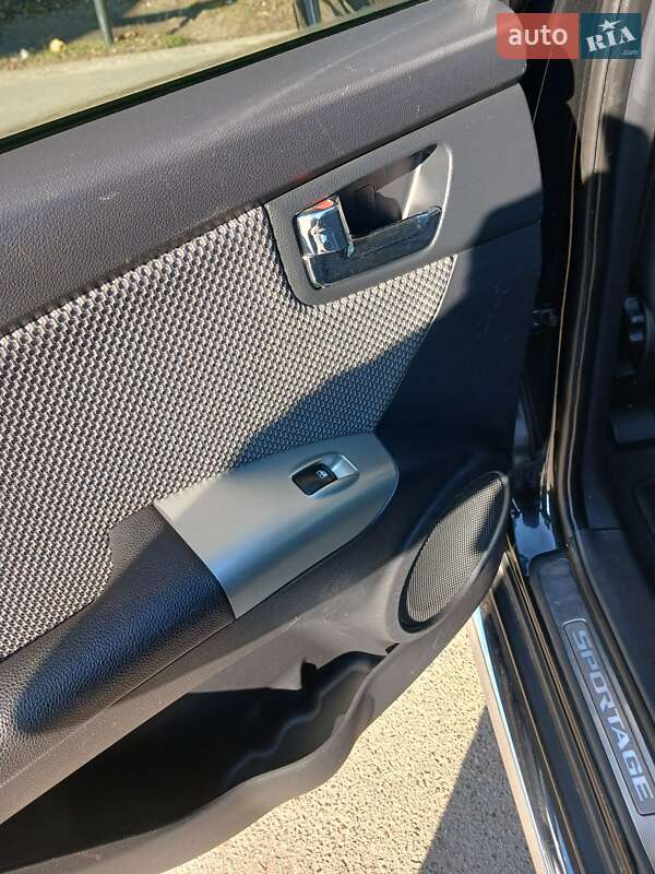 Внедорожник / Кроссовер Kia Sportage 2009 в Смеле