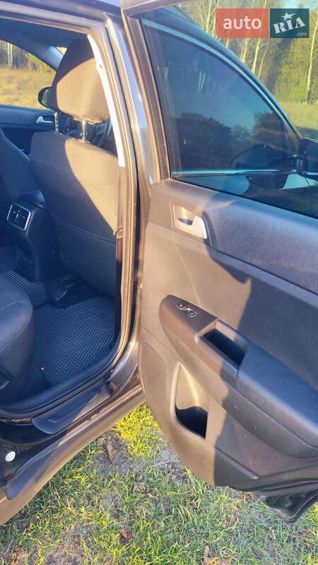 Внедорожник / Кроссовер Kia Sportage 2016 в Шостке