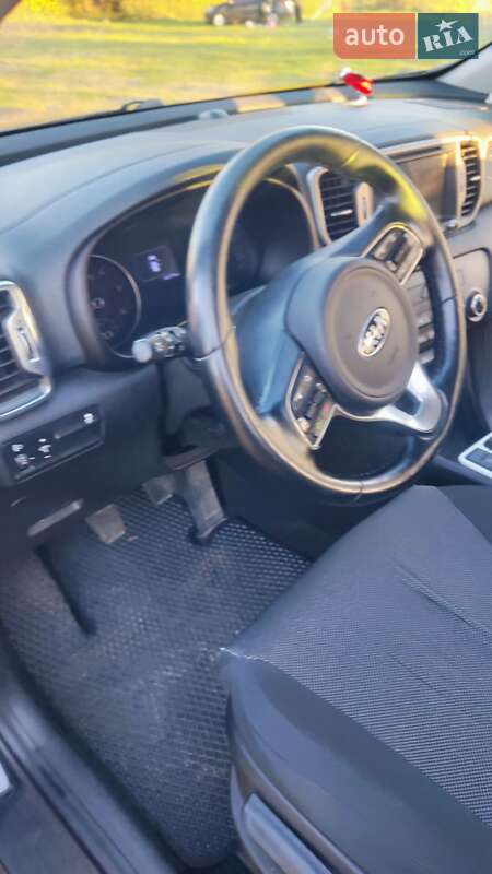Внедорожник / Кроссовер Kia Sportage 2016 в Шостке