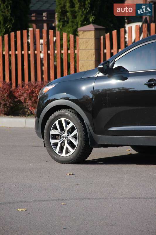 Позашляховик / Кросовер Kia Sportage 2015 в Дніпрі