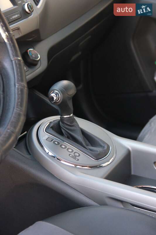 Позашляховик / Кросовер Kia Sportage 2015 в Дніпрі