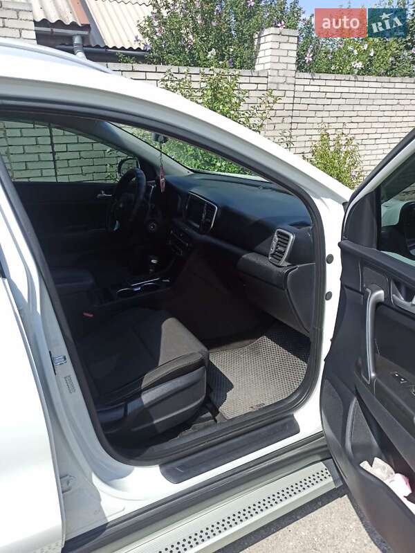 Внедорожник / Кроссовер Kia Sportage 2016 в Запорожье