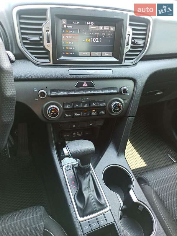 Внедорожник / Кроссовер Kia Sportage 2016 в Запорожье