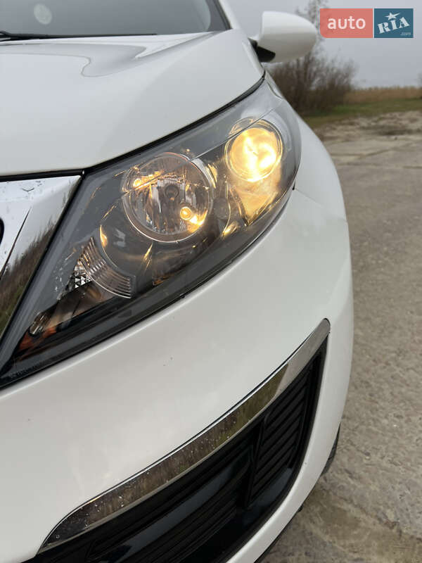 Позашляховик / Кросовер Kia Sportage 2015 в Львові