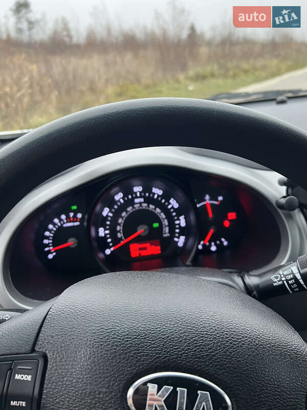 Позашляховик / Кросовер Kia Sportage 2015 в Львові