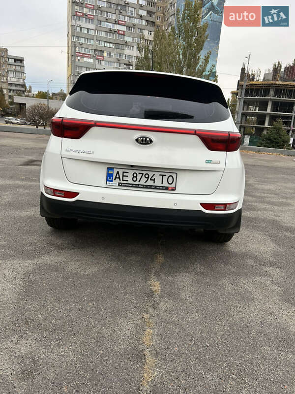 Позашляховик / Кросовер Kia Sportage 2016 в Дніпрі