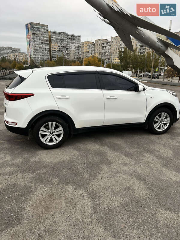 Позашляховик / Кросовер Kia Sportage 2016 в Дніпрі