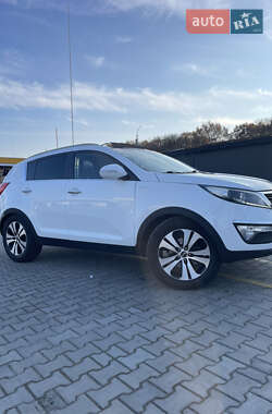 Внедорожник / Кроссовер Kia Sportage 2012 в Черновцах