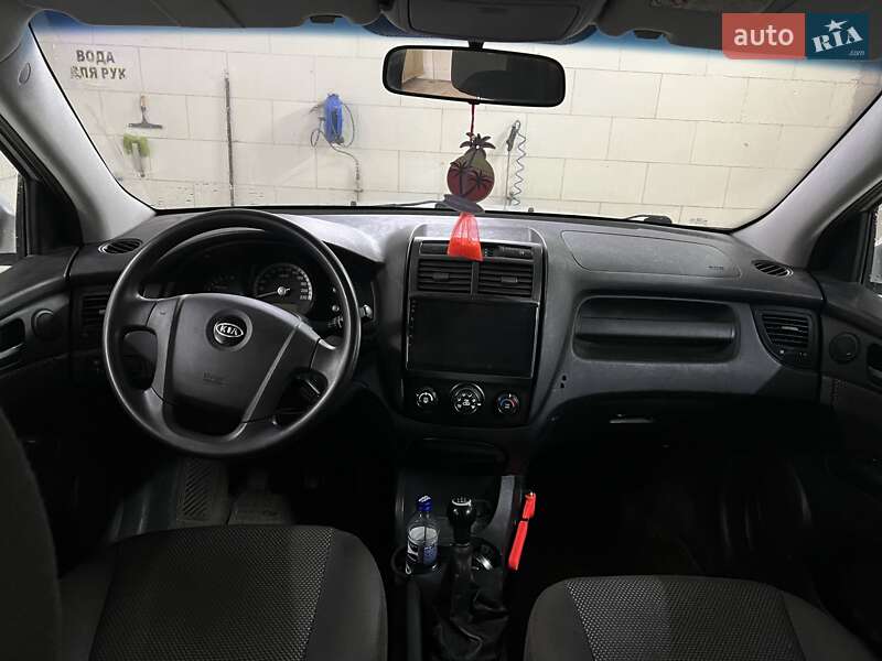 Позашляховик / Кросовер Kia Sportage 2005 в Ізюмі