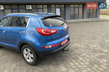 Внедорожник / Кроссовер Kia Sportage 2012 в Новояворовске