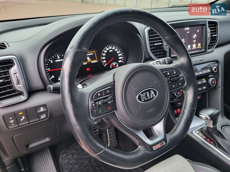 Позашляховик / Кросовер Kia Sportage 2016 в Полтаві