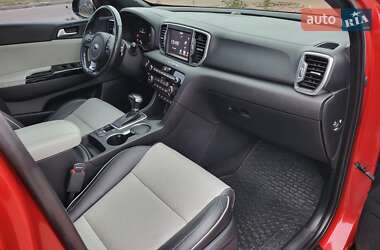 Позашляховик / Кросовер Kia Sportage 2016 в Полтаві