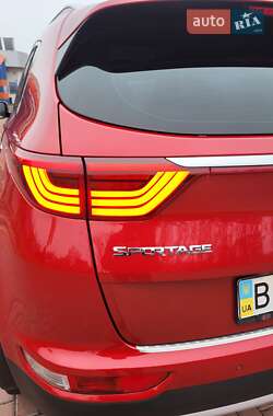Позашляховик / Кросовер Kia Sportage 2016 в Полтаві