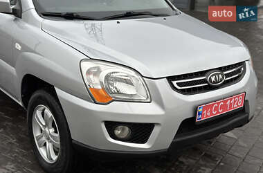 Позашляховик / Кросовер Kia Sportage 2009 в Івано-Франківську