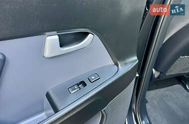 Позашляховик / Кросовер Kia Sportage 2013 в 