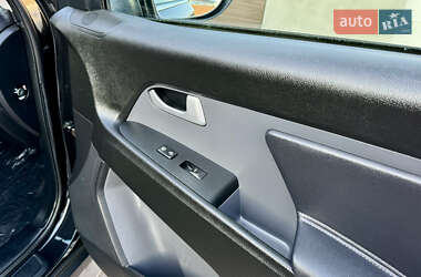 Позашляховик / Кросовер Kia Sportage 2013 в 