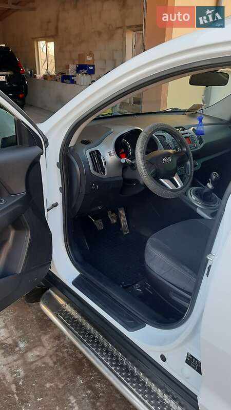 Позашляховик / Кросовер Kia Sportage 2015 в Заліщиках