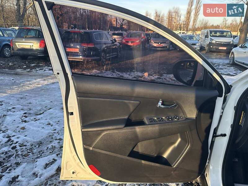 Внедорожник / Кроссовер Kia Sportage 2015 в Луцке