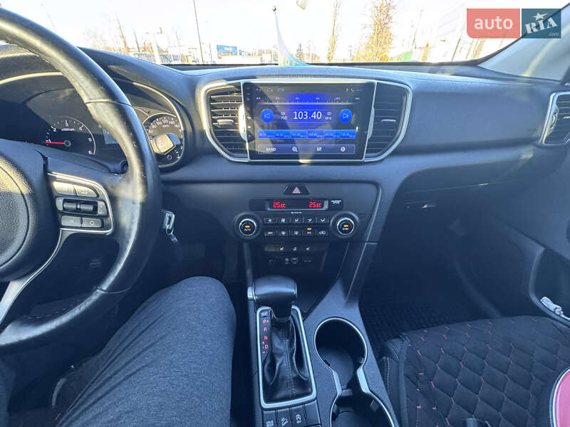 Внедорожник / Кроссовер Kia Sportage 2017 в Сумах