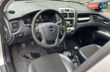 Внедорожник / Кроссовер Kia Sportage 2005 в 