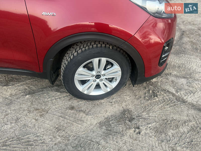 Внедорожник / Кроссовер Kia Sportage 2017 в Вишневом фото 8 Внедорожник / Кроссовер Kia Sportage 2017 в Вишневом