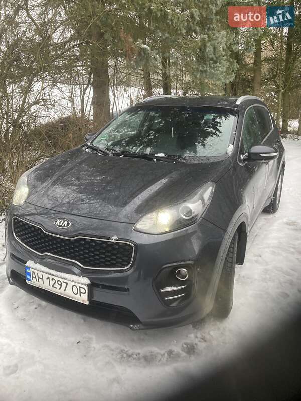 Внедорожник / Кроссовер Kia Sportage 2016 в Хмельницком