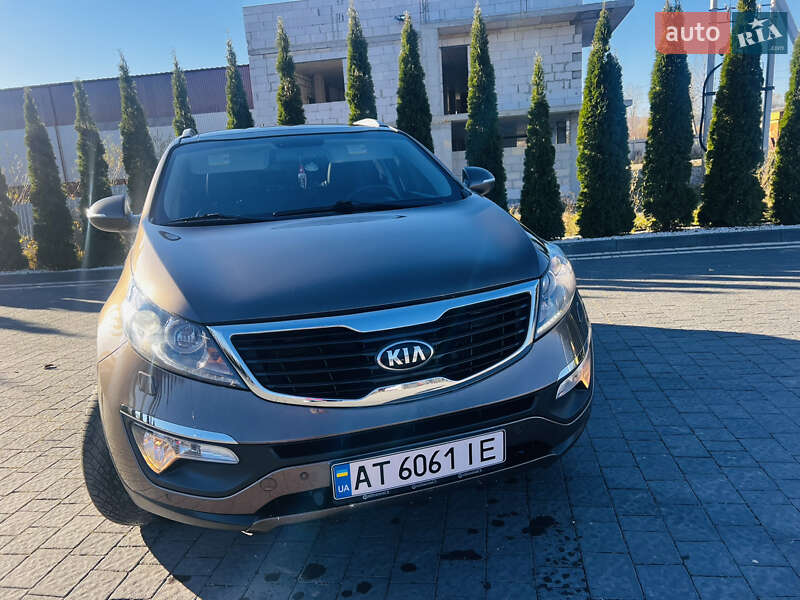 Внедорожник / Кроссовер Kia Sportage 2012 в 
