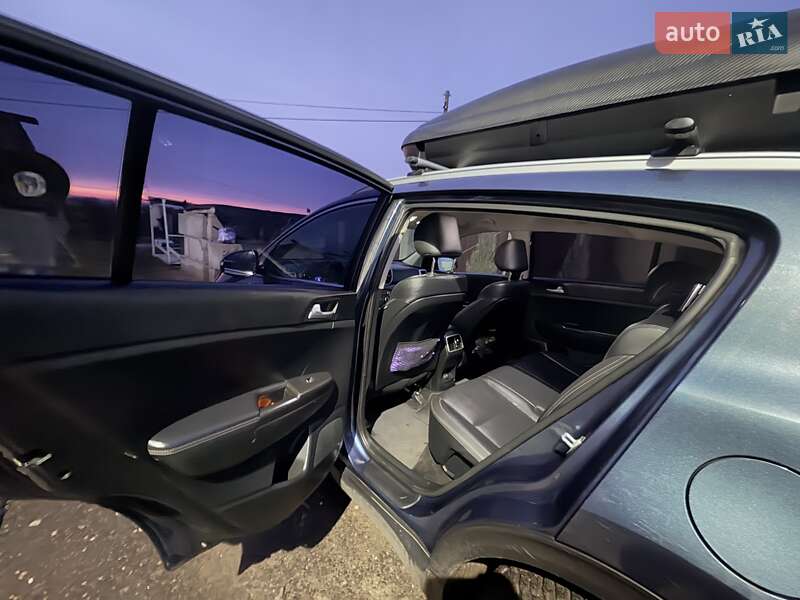 Позашляховик / Кросовер Kia Sportage 2017 в Одесі