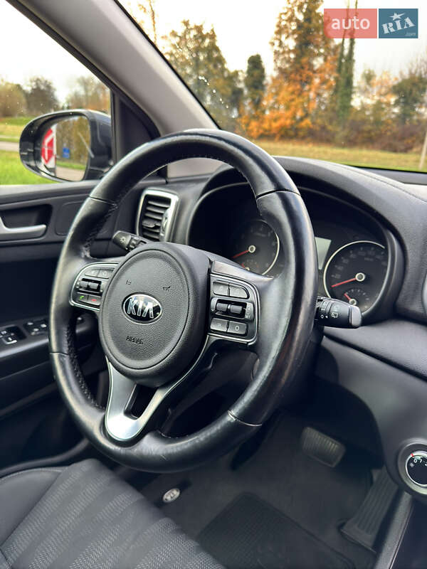 Внедорожник / Кроссовер Kia Sportage 2017 в Львове