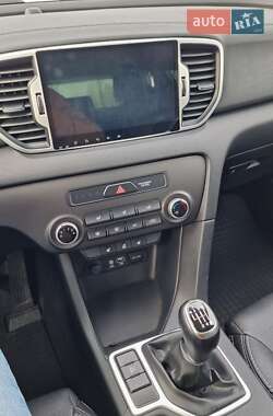 Внедорожник / Кроссовер Kia Sportage 2016 в 