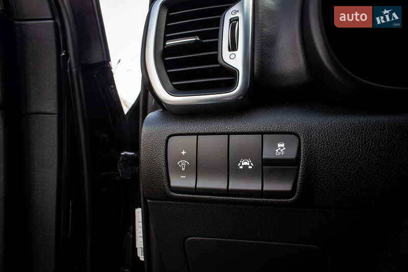 Внедорожник / Кроссовер Kia Sportage 2017 в Львове