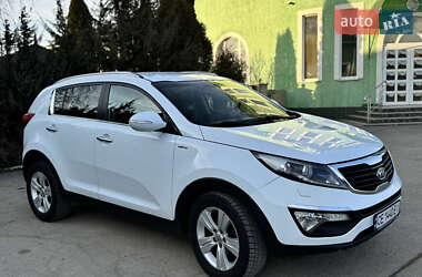 Внедорожник / Кроссовер Kia Sportage 2012 в Новоднестровске