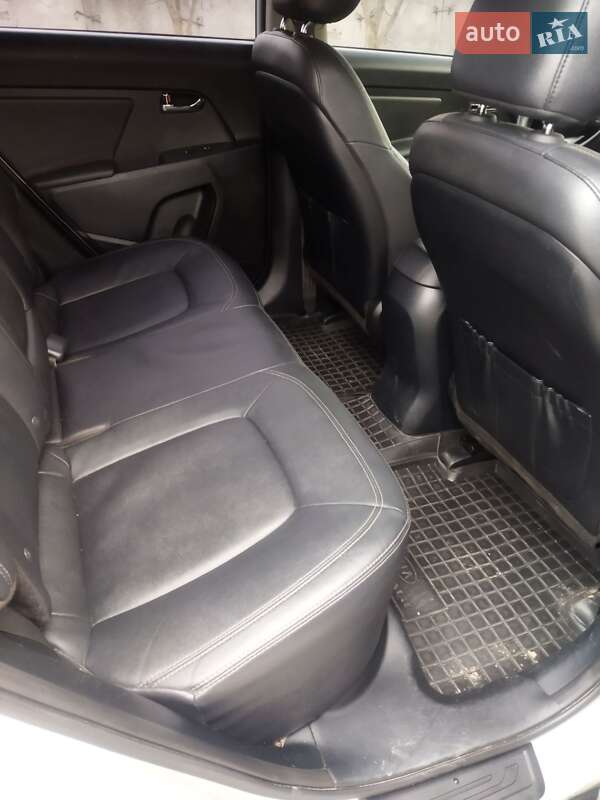 Внедорожник / Кроссовер Kia Sportage 2012 в Изяславе