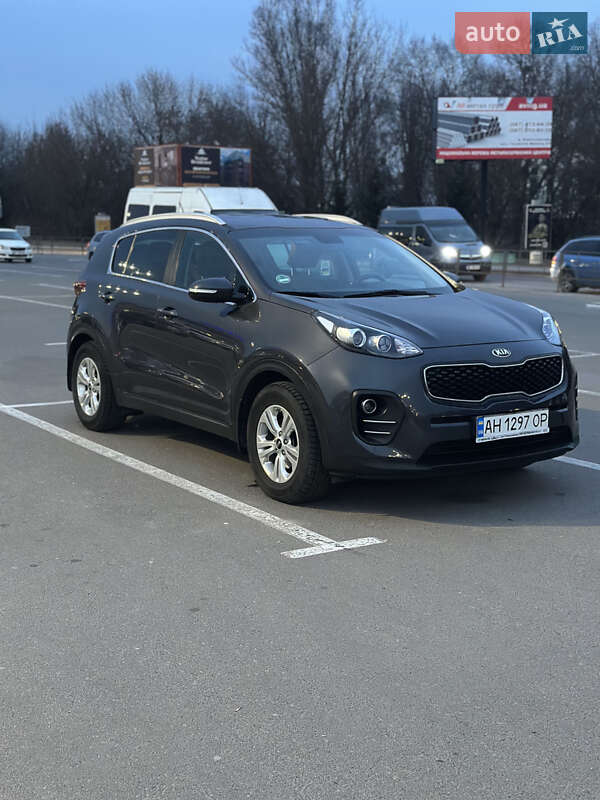 Внедорожник / Кроссовер Kia Sportage 2016 в Хмельницком
