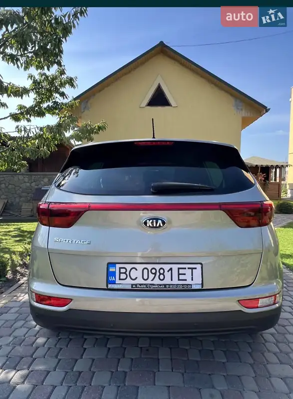 Позашляховик / Кросовер Kia Sportage 2016 в 