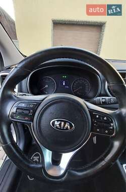 Позашляховик / Кросовер Kia Sportage 2016 в 