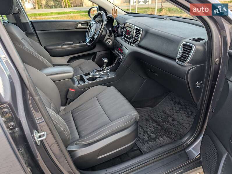 Внедорожник / Кроссовер Kia Sportage 2017 в Иршаве