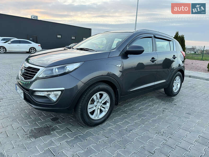 Внедорожник / Кроссовер Kia Sportage 2010 в 