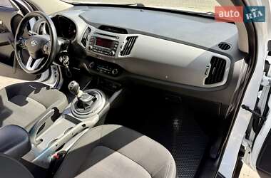 Внедорожник / Кроссовер Kia Sportage 2015 в 