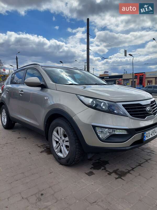 Внедорожник / Кроссовер Kia Sportage 2011 в Харькове