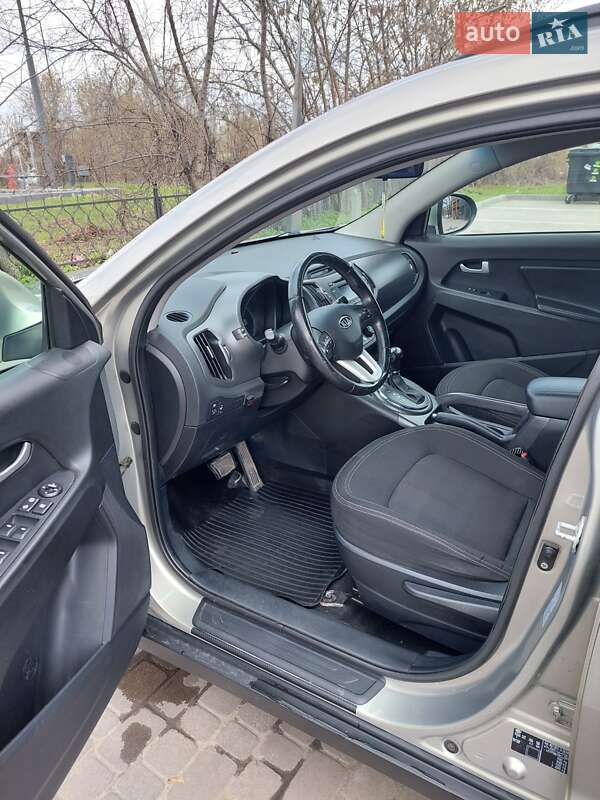 Внедорожник / Кроссовер Kia Sportage 2011 в Харькове