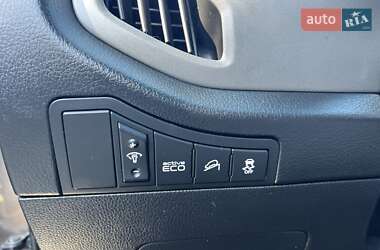 Внедорожник / Кроссовер Kia Sportage 2014 в 