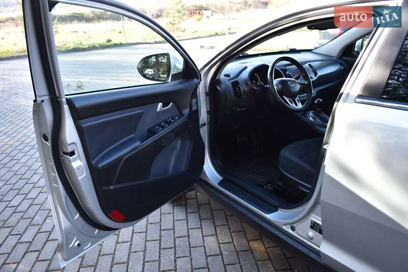 Позашляховик / Кросовер Kia Sportage 2012 в Дрогобичі