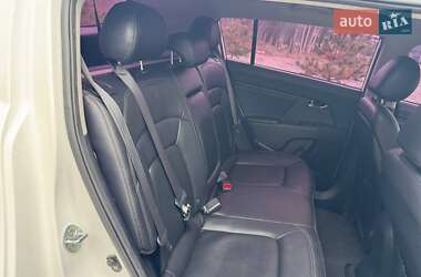 Внедорожник / Кроссовер Kia Sportage 2012 в 
