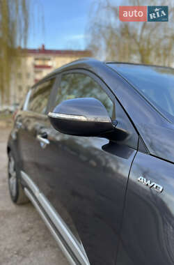 Внедорожник / Кроссовер Kia Sportage 2012 в 