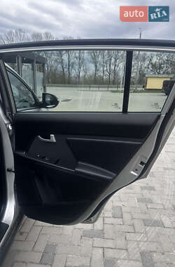 Позашляховик / Кросовер Kia Sportage 2012 в 