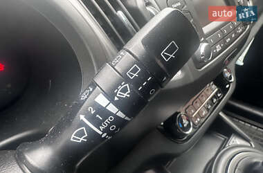 Позашляховик / Кросовер Kia Sportage 2012 в 