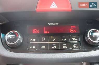 Внедорожник / Кроссовер Kia Sportage 2010 в 