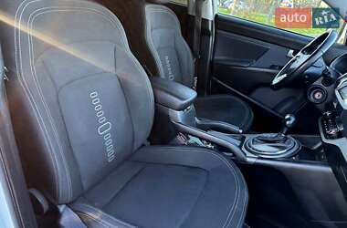 Внедорожник / Кроссовер Kia Sportage 2012 в 