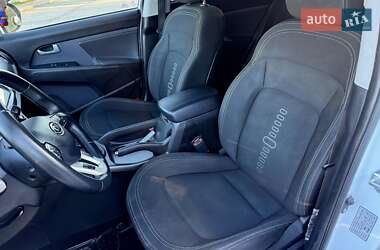 Внедорожник / Кроссовер Kia Sportage 2012 в 